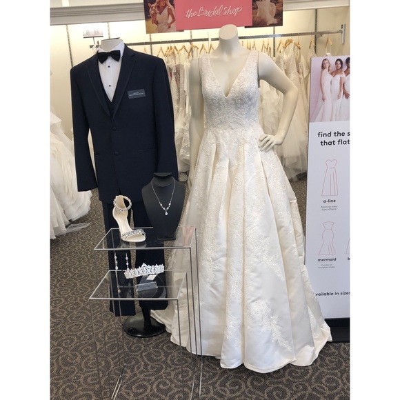 OLEG CASSINI CWG813 SATIN BALL GOWN PLUNGING VNECK - Picture 3 of 3